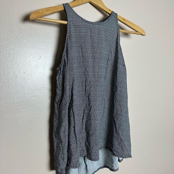 CLEARANCE! Black/White Old Navy Flowy Tank Size S EUC - Picture 3 of 5